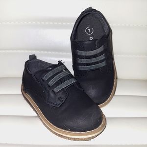 Kid's Shoes: Size 7, Cat and Jack